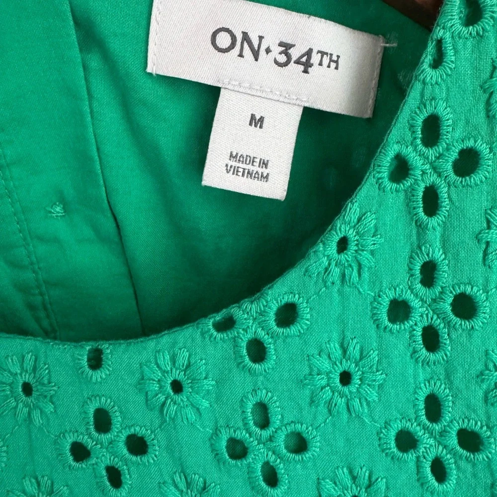 On 34th Girls Green Eyelet Lace Casual Summer Dress Size Medium (10-12y) - Picture 3 of 4